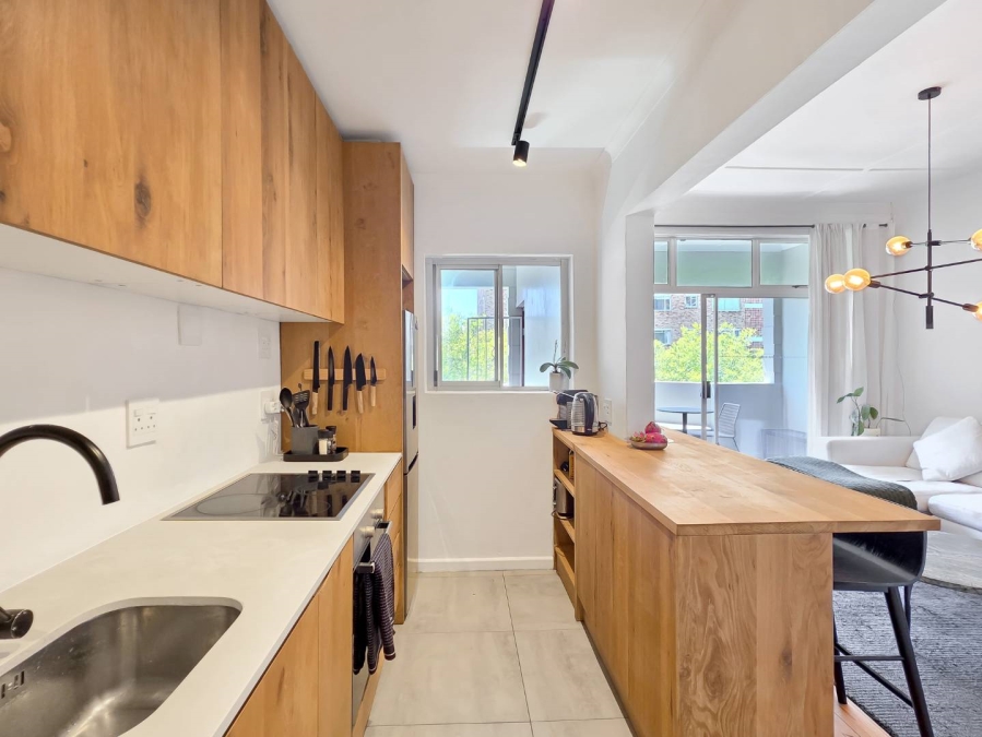 1 Bedroom Property for Sale in Sea Point Western Cape